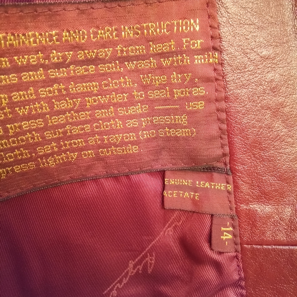 Etienne Aigner Vintage Burgandy Leather, Fully Lined, Women's Coat - Picture 9 of 10